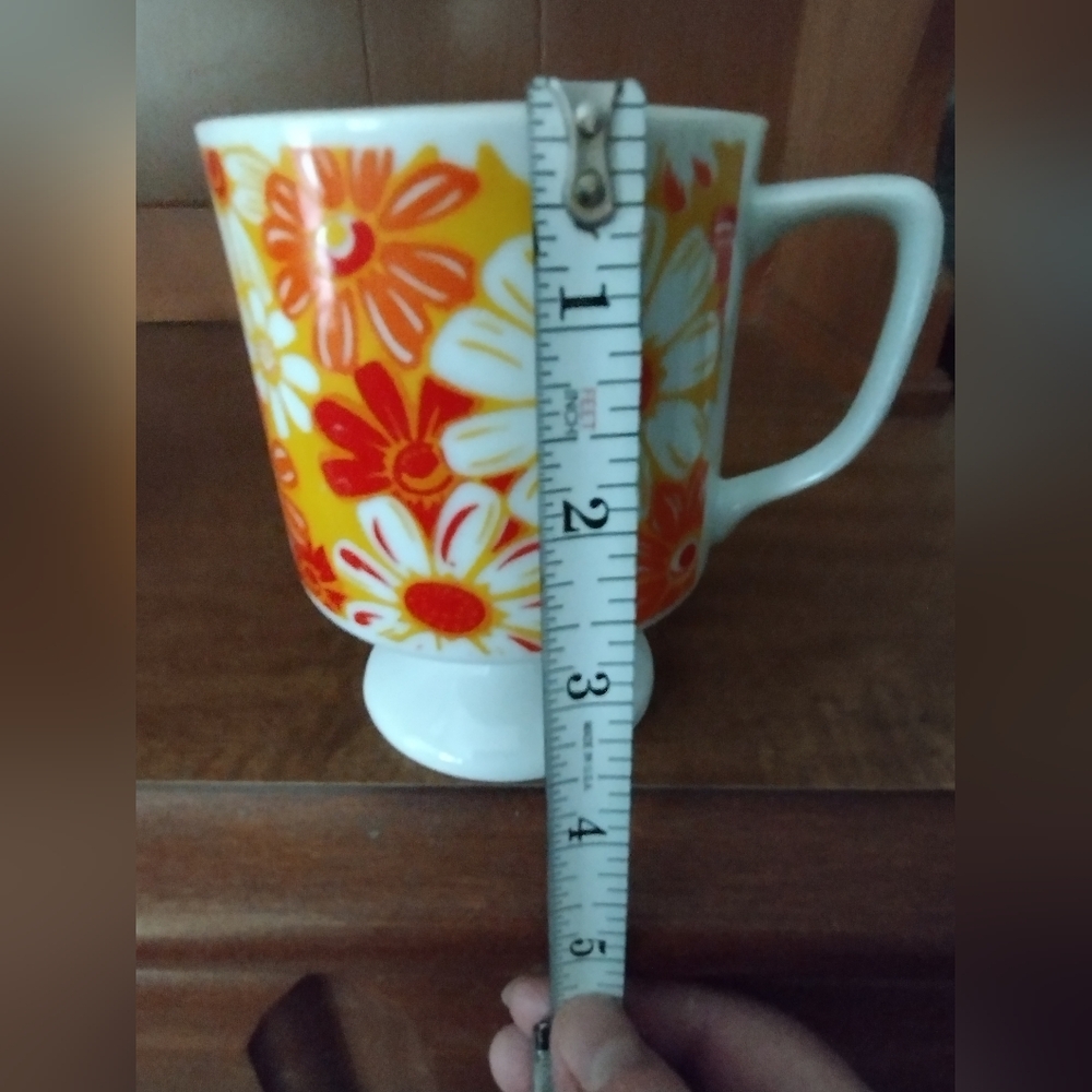 Vintage beverage mugs - Picture 4 of 7